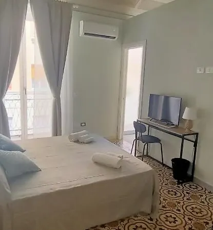 Domus Maqueda Bed & Breakfast 3*